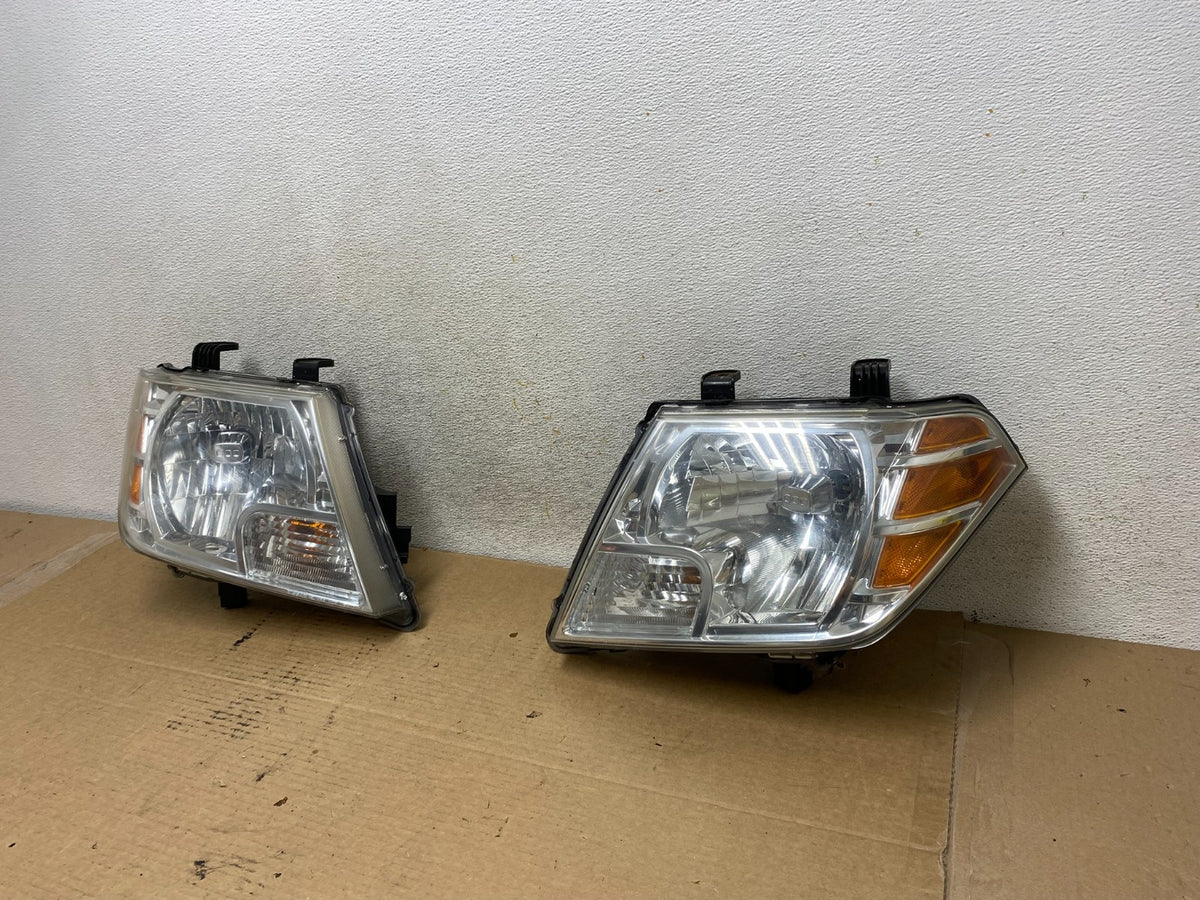 2008 to 2012 Nissan Pathfinder Halogen Headlights Left+Right AH4045 DW1