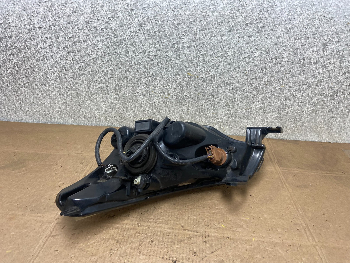2008 2009 2010 2011 Ford Focus Right Passenger Rh Side Headlight Y6868 DW10