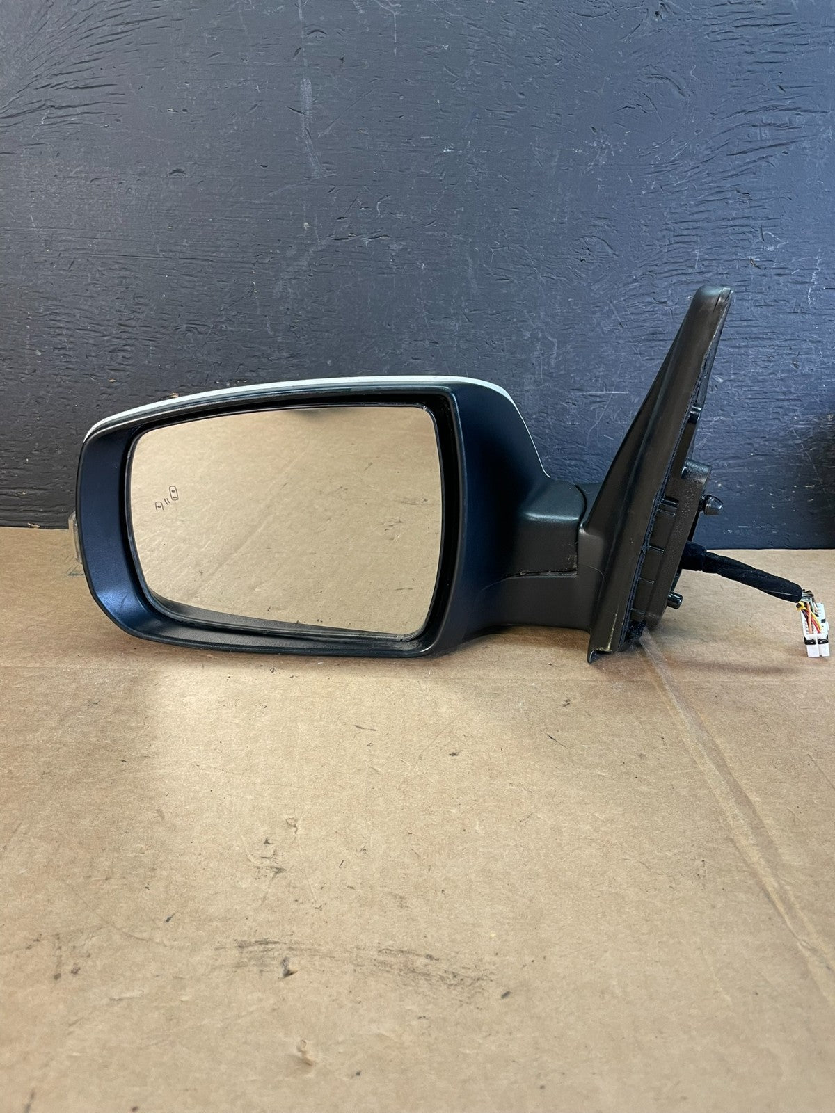 2011 - 2015 Kia Sorento Left Driver Lh Side Door Mirror Turn Signal AE09618