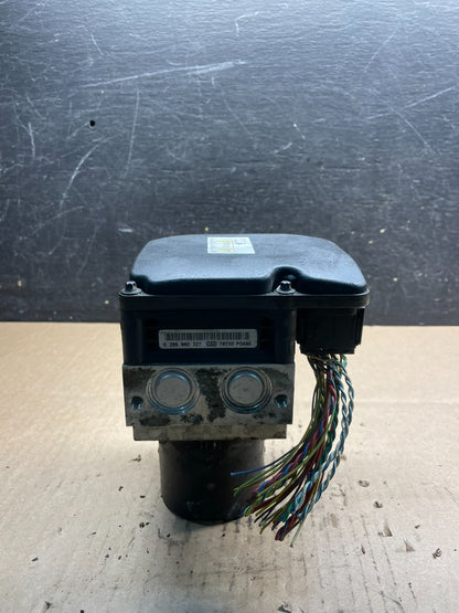 2010 BMW 5 Series ABS Pump Control OEM 6784151-01 Module u9194 DG0