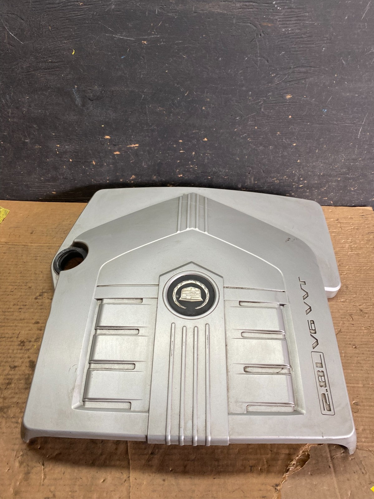 2004 to 2007  Cadillac CTS 3.6L Plastic Engine Cover Shield OEM  Q9826 DG1