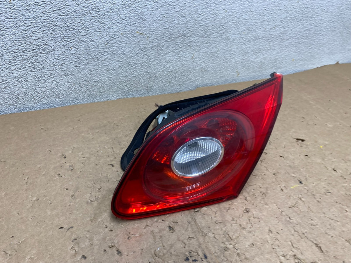 2009-2012 Volkswagen CC Right Passenger RH Side Tail Light Inner Trunk V0478 DW2