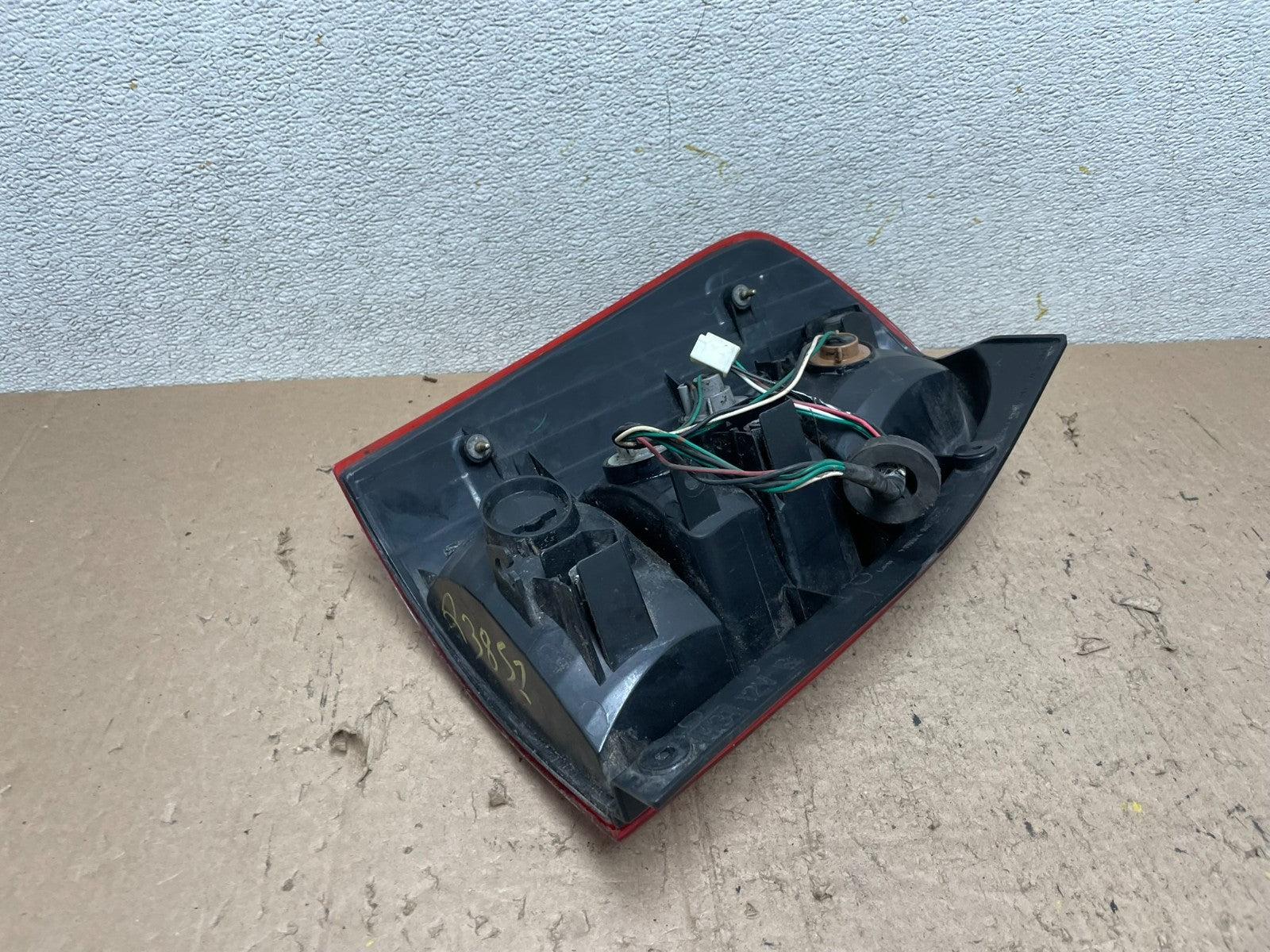 2000 2001 Mazda Mpv Right Passenger RH Side Tail Light Oem q3852 DG10