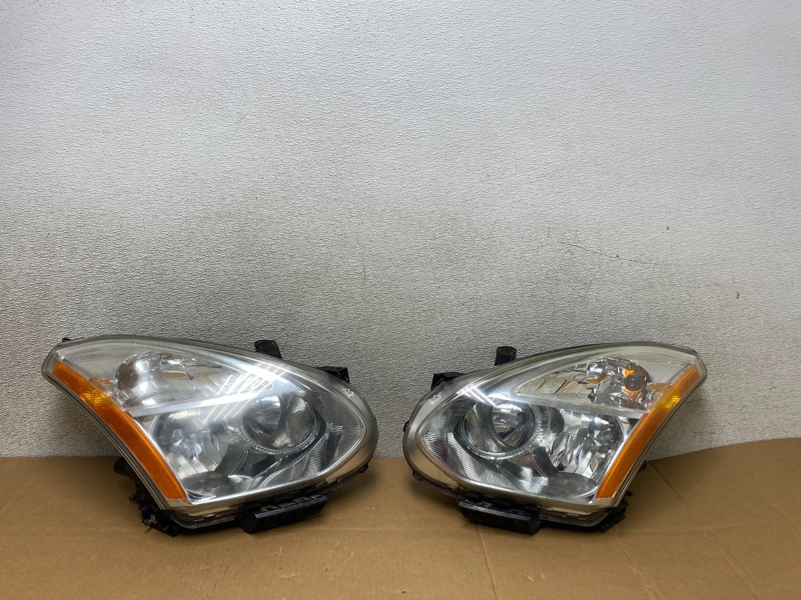 2009-2013 Nissan Rogue Left+Right Side Set Halogen Headlights OEM V4475 DW0