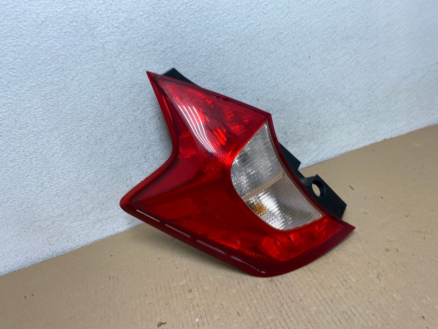 2014 - 2019 Nissan Versa Note Hatchback Left Driver LH Tail Light AF3114 LK0