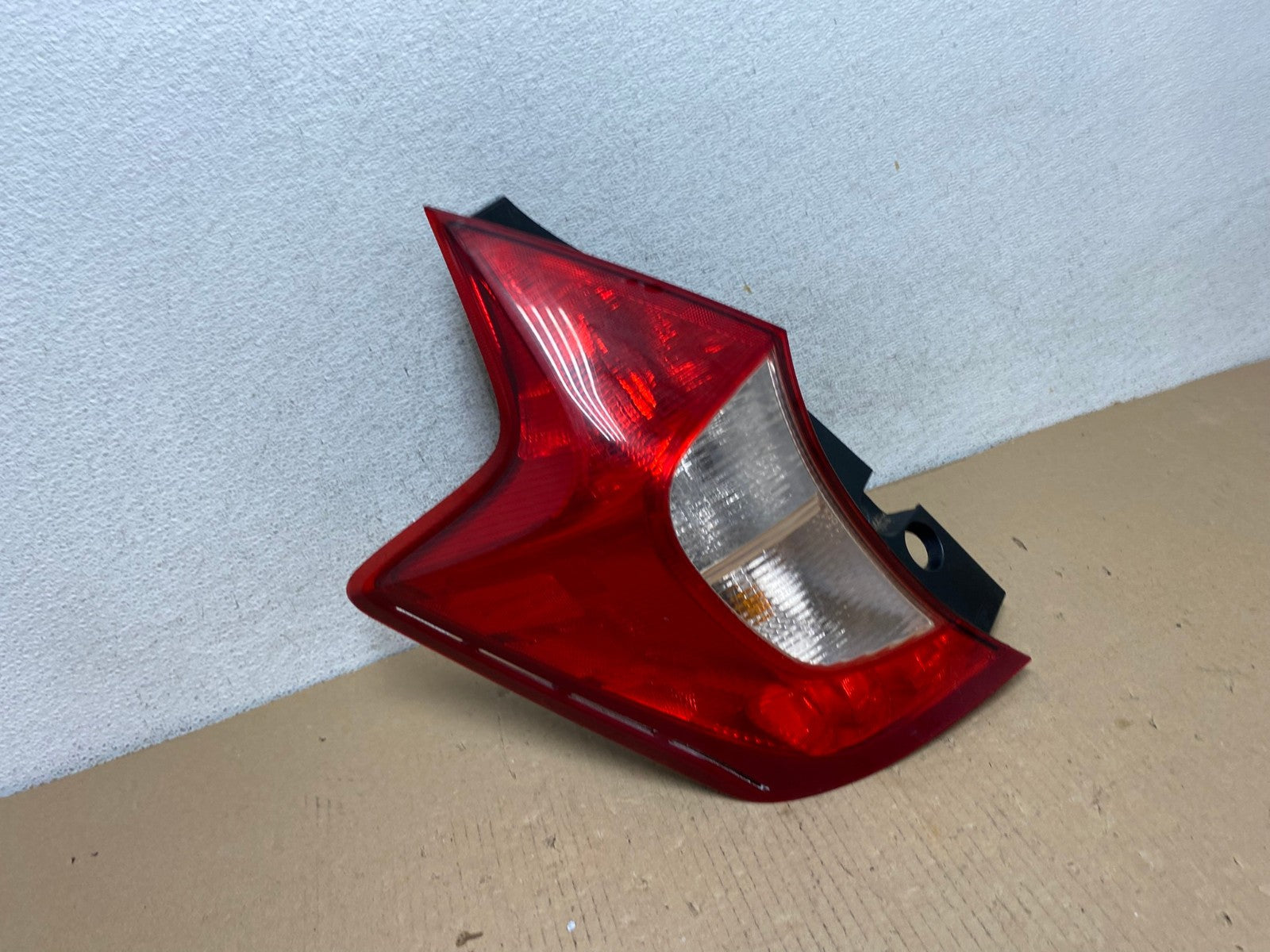 2014 - 2019 Nissan Versa Note Hatchback Left Driver LH Tail Light AF3114 LK0