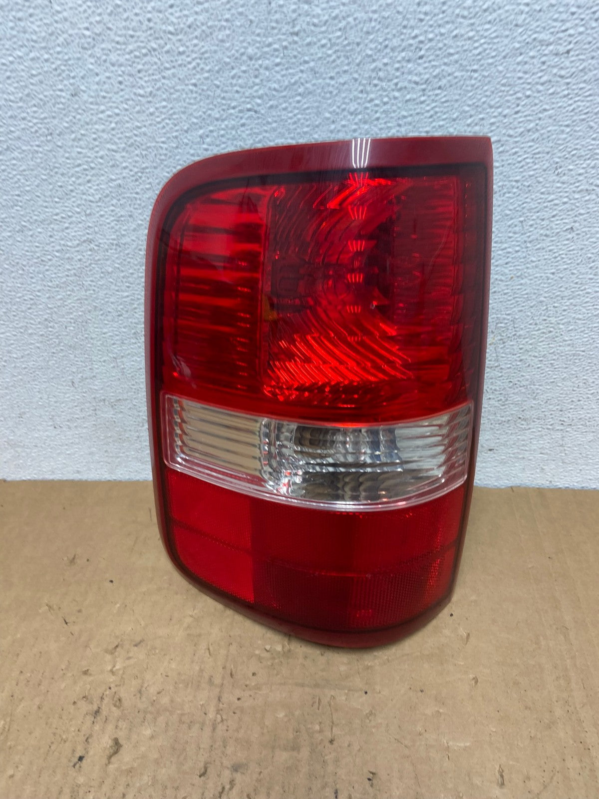 2004 to 2008 Ford F150 F-150 Left Driver LH Side Tail Light AD3205 LK0