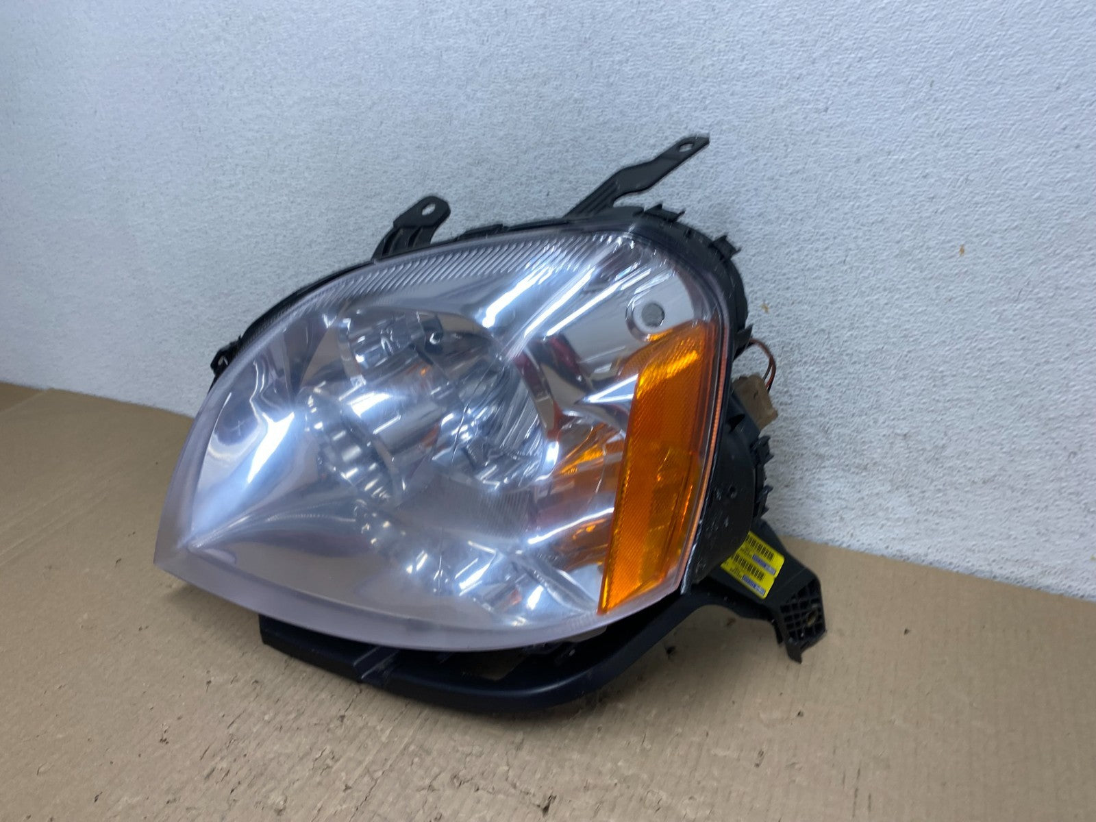 2005 2006 2007 Ford Five Hundred Halogen Headlight Left Driver Lh TYC AE9803 DW1