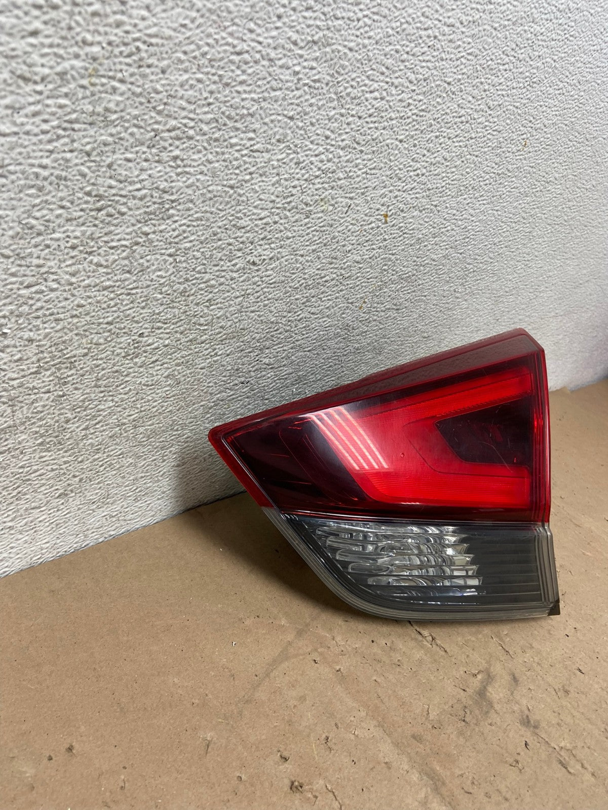 2017 - 2020 Nissan Rogue Inner Right Passenger RH Side Tail Light AG5434 LK2