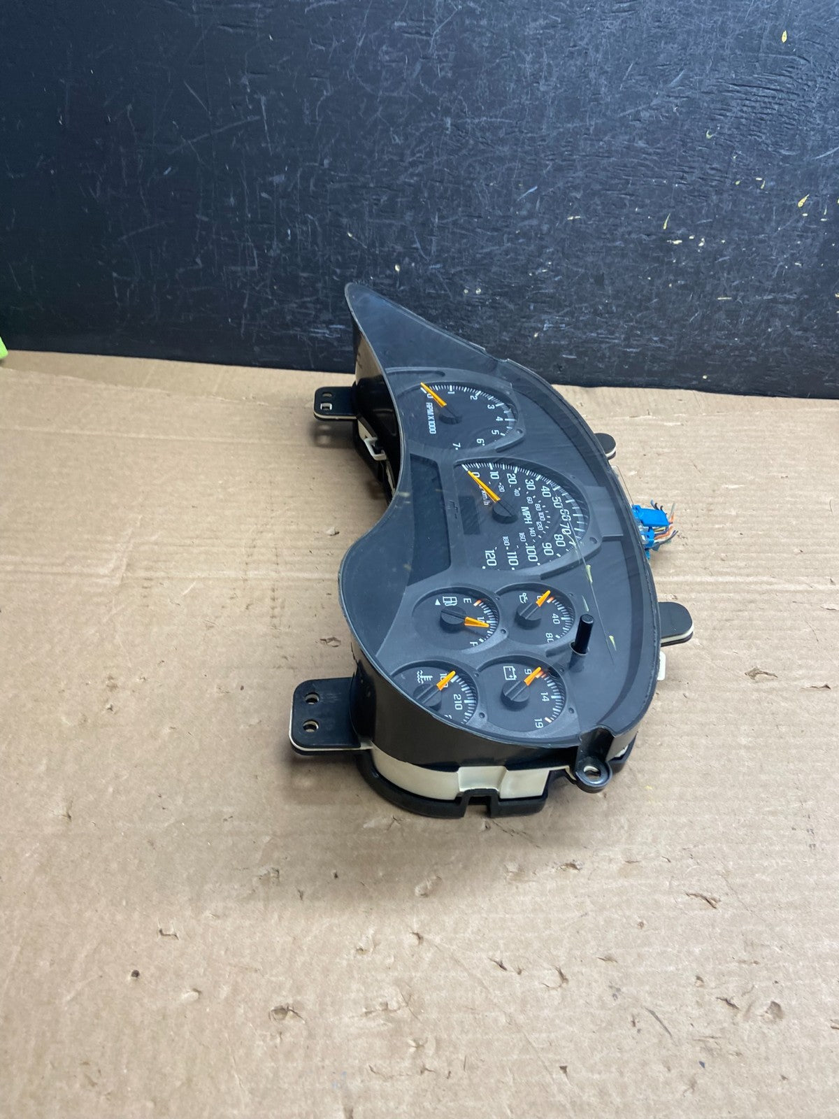 2002 to 2005 Chevrolet Trailblazer Speedometer Cluster Gauge AF2547 DG2