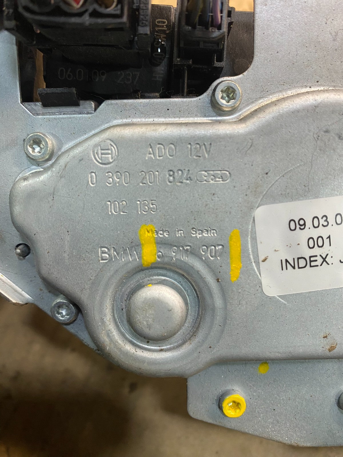 2004 to 2010 BMW X3 E83 Rear Windshield Wiper Motor OEM Z4766  DG6