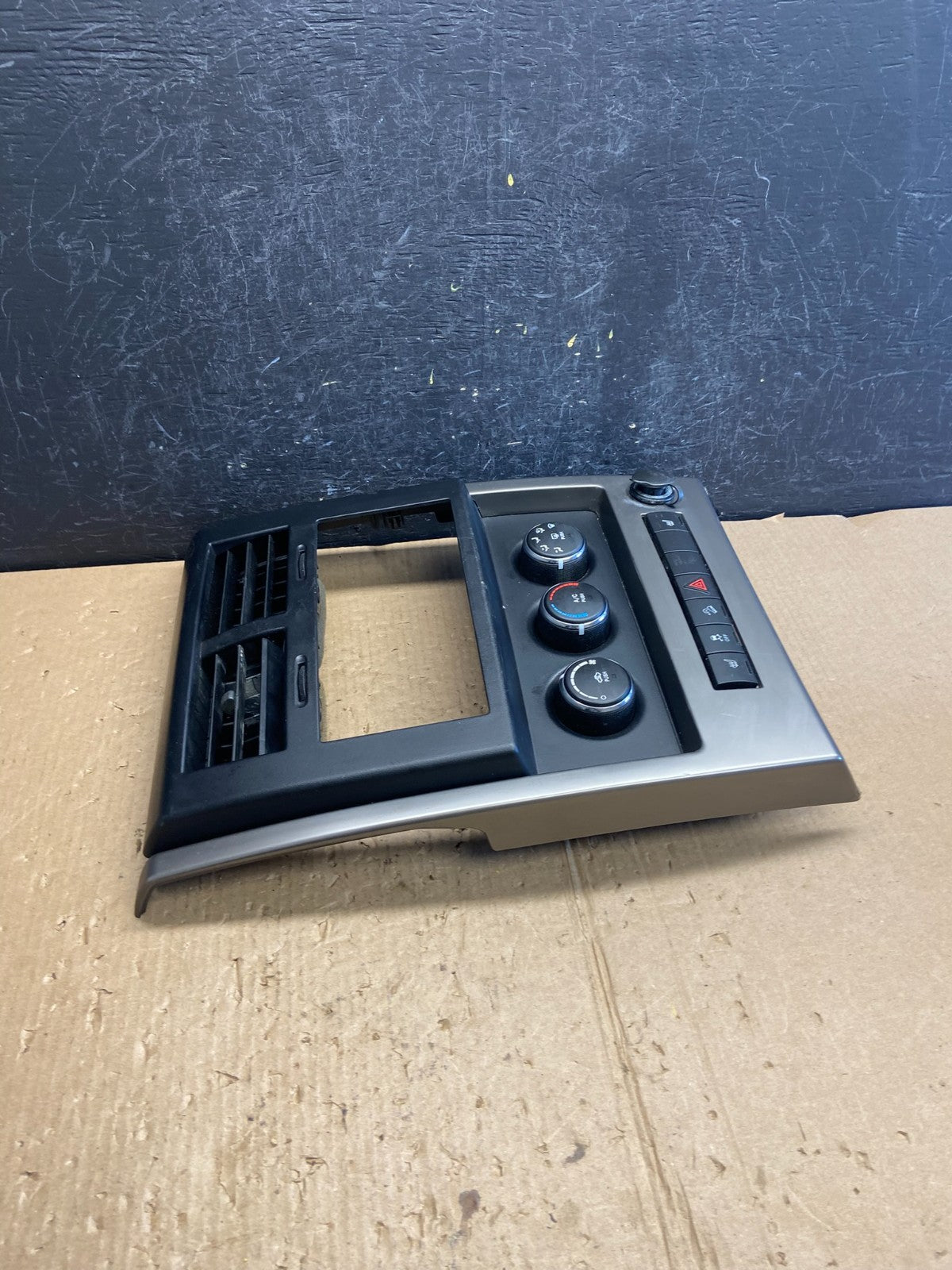 2008 to 2012 Jeep Liberty Dash Climate Temperature Control Radio Bezel AE4153 DG1