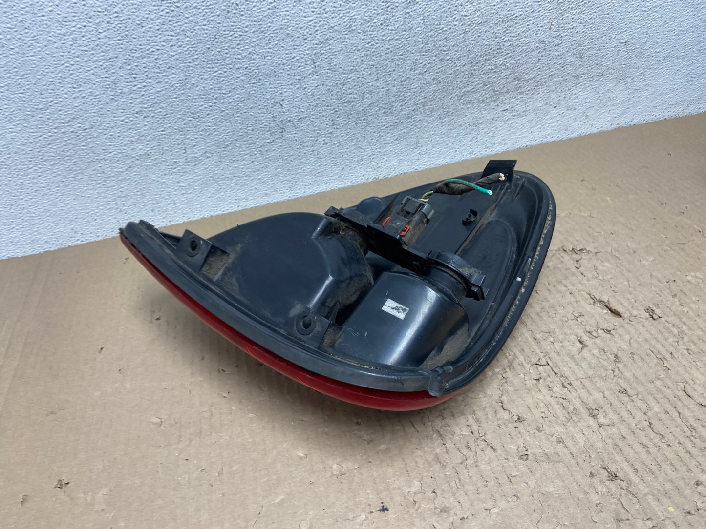 2004 - 2007 Dodge Grand Caravan Right Passenger Side Tail Light AF2888 LK4