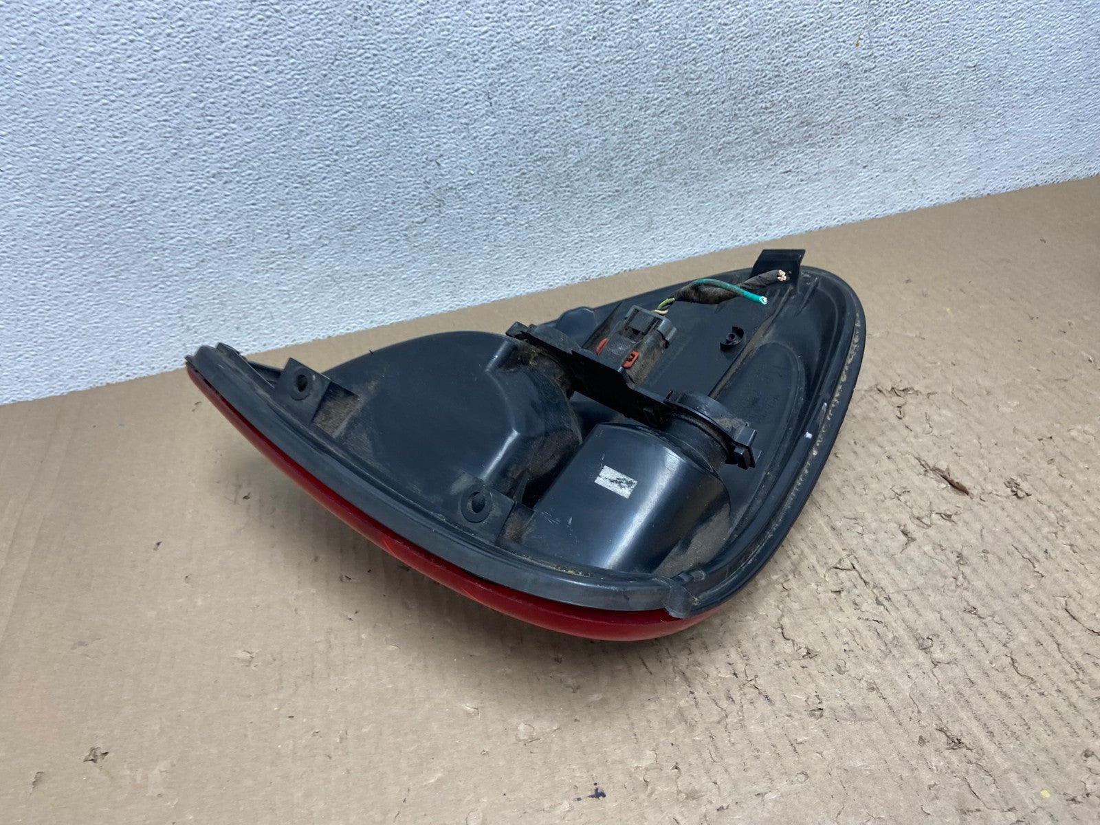 2004 - 2007 Dodge Grand Caravan Right Passenger Side Tail Light AF2888 LK4