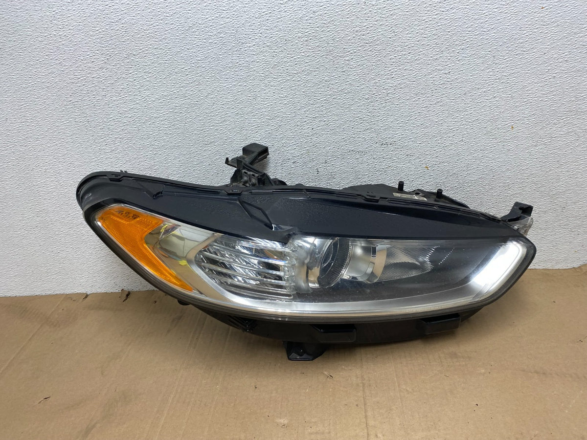 2013 to 2016 Ford Fusion Right Passenger Rh Side Headlight AE9085 DW0