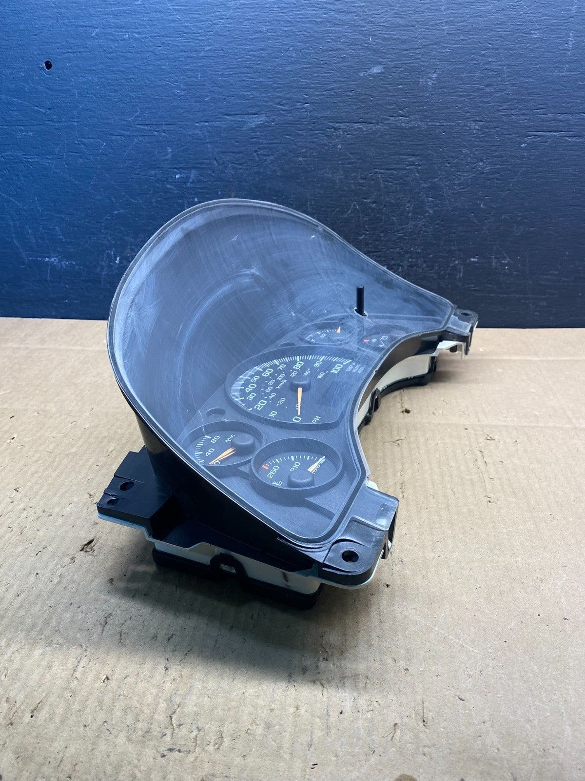 2004 to 2007 Chevrolet Express Speedometer Cluster Gauge AD16611
