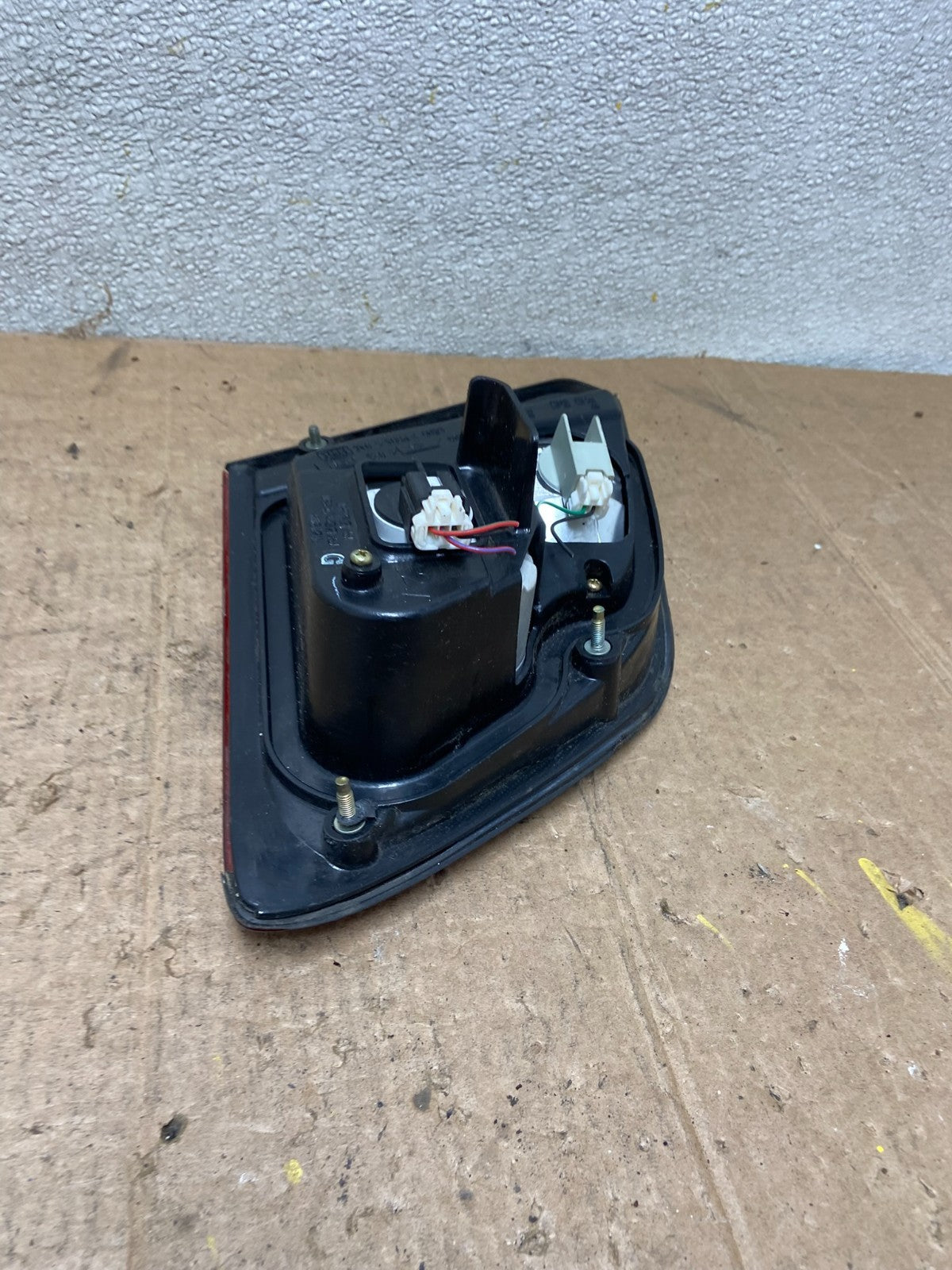 2000-2001 Infiniti i30 Right Passenger Rh Side Tail Light Inner Oem AA35224