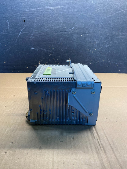 2011-2012 Ford Flex Dash AM/FM Radio CD Player 8a8t-19c107-ab AH1530 DG2