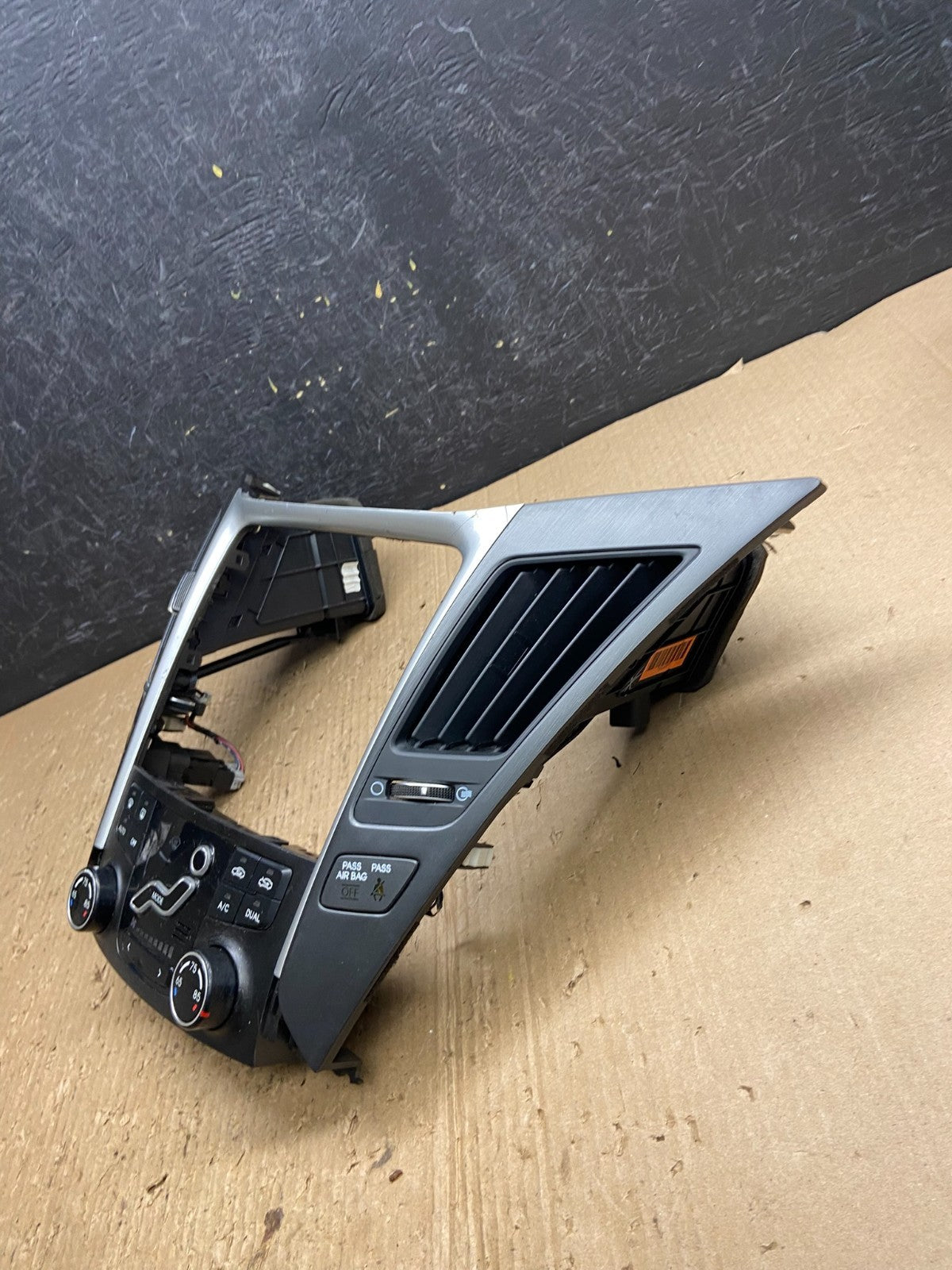 2011 - 2014 Hyundai Sonata Center Radio Climate Control Air Vent Bezel AF1683 DG5
