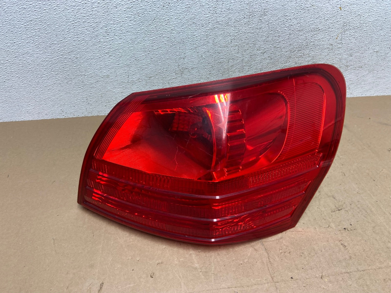 2008 to 2015 Nissan Rogue Right Passenger Rh Side Tail Light AE6813 LK0