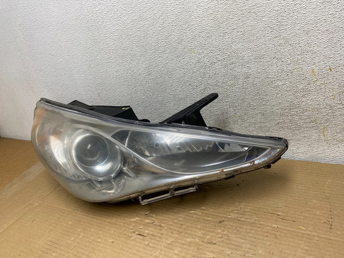 2011 - 2014 Hyundai Sonata Right Passenger Rh Side Headlight Halogen AH0570 DW2