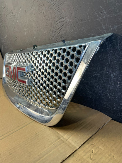 2011 to 2012 GMC Acadia Denali Front Upper Grill Grille AC5433 DG1