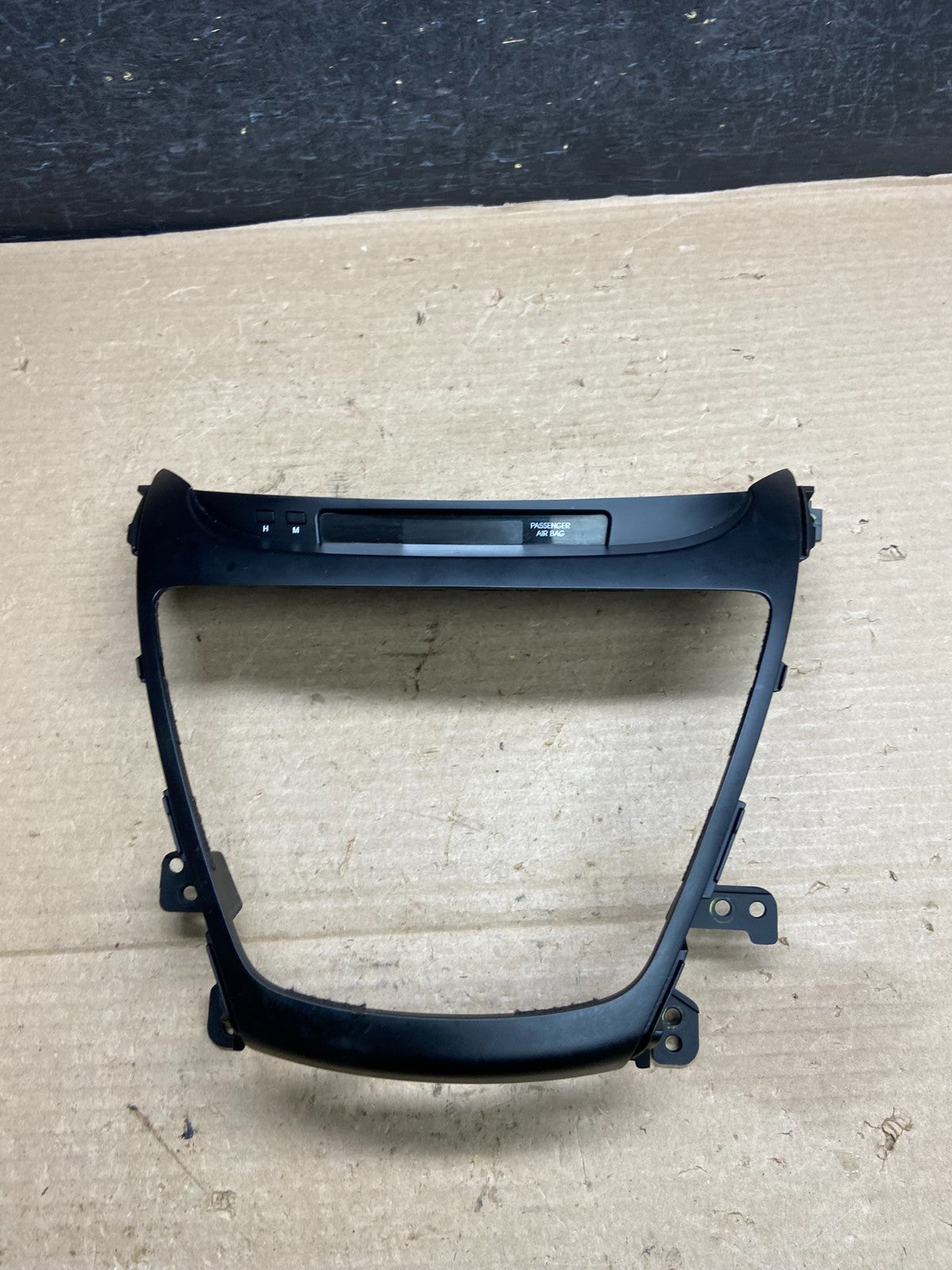 2014-2016 Hyundai Elantra Center Radio Climate Control Air Vent Bezel AH3753 DG0