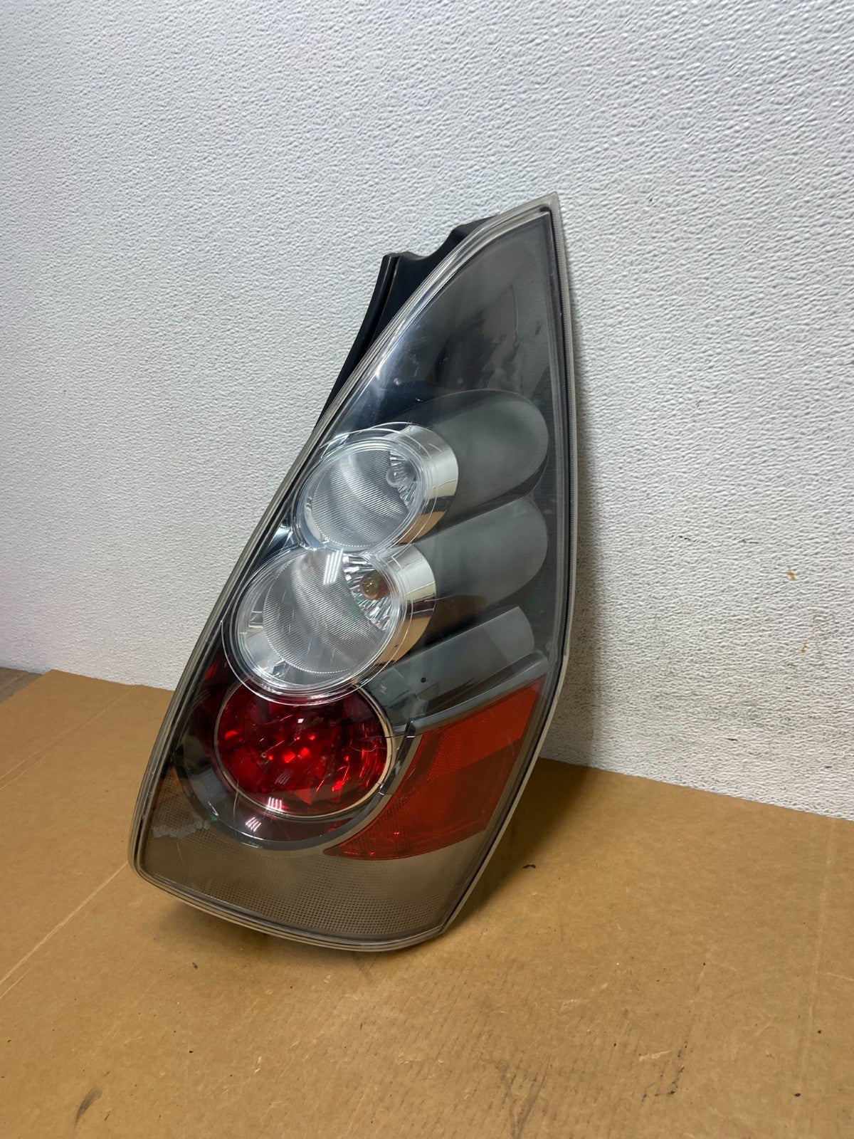 2006 2007 Mazda 5 Right Passenger RH Side Tail Light AD8987 DW1