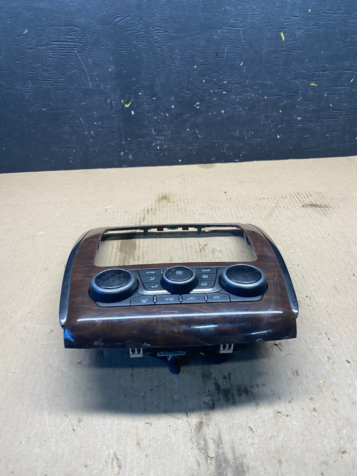 2013 to 2017 Buick Enclave AC Heater Climate Control Unit Q7326 DG1