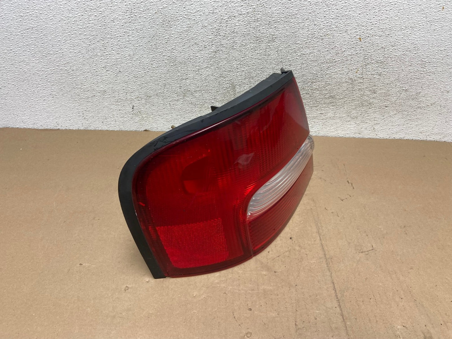2000 to 2001 Nissan Altima Left Driver LH Side Tail Light AG4605 LK2