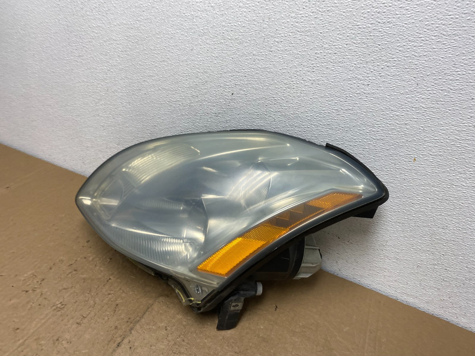 2004 to 2006 Nissan Maxima Left Driver Side Headlight Halogen AC6059 DW1