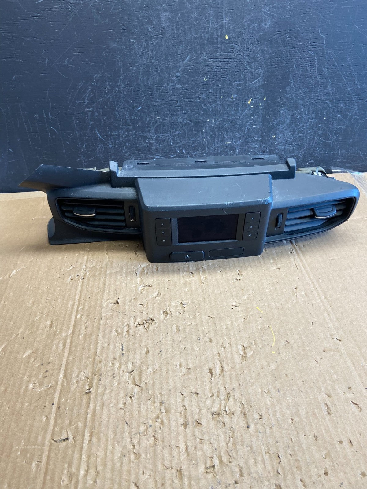 2020 to 2023 Ford Explorer Console Radio Display Screen Air Vent ad6776 DG0