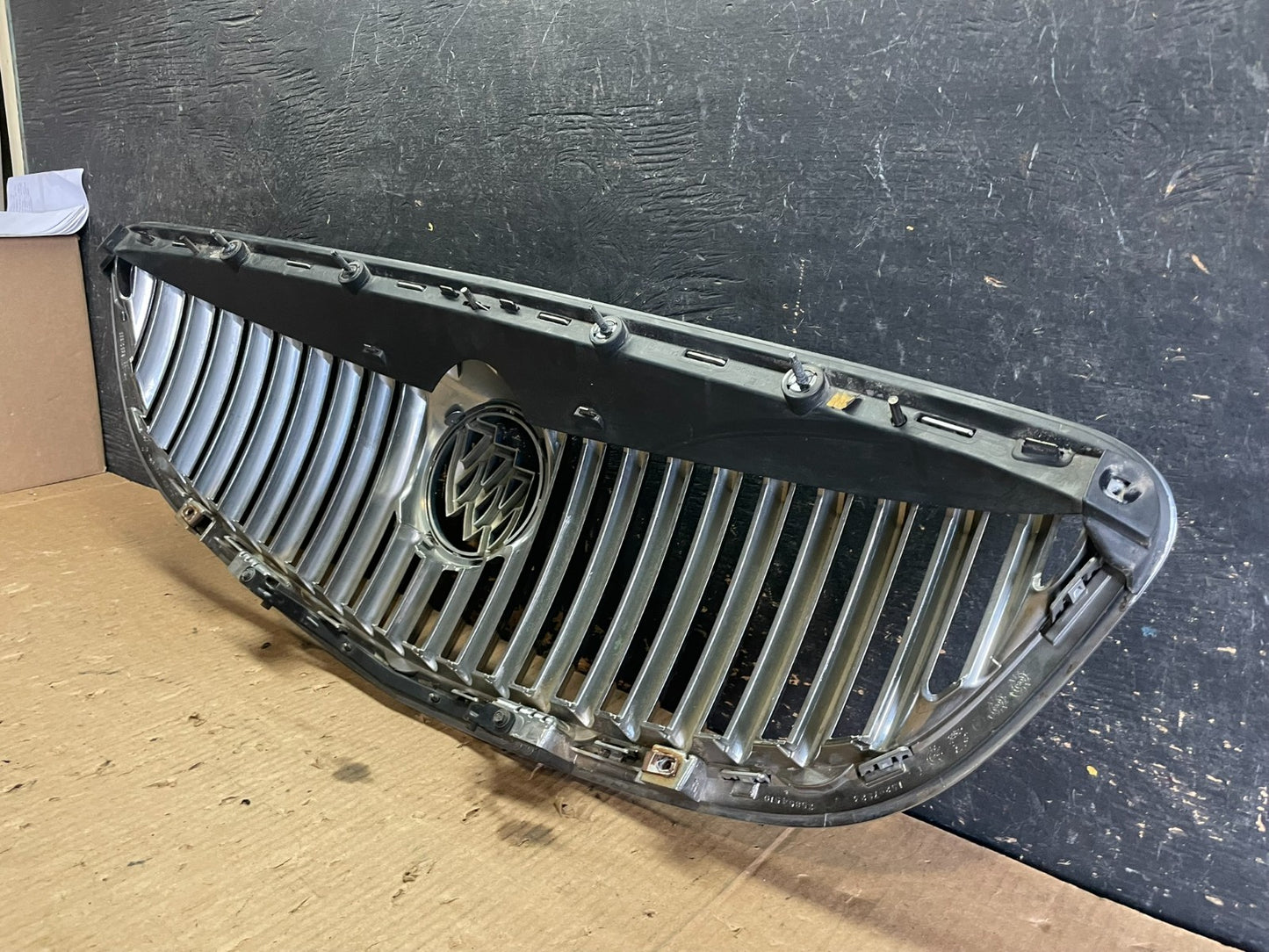 2008 to 2012 Buick Enclave Front Upper Grill Grille Oem y9797 DG6