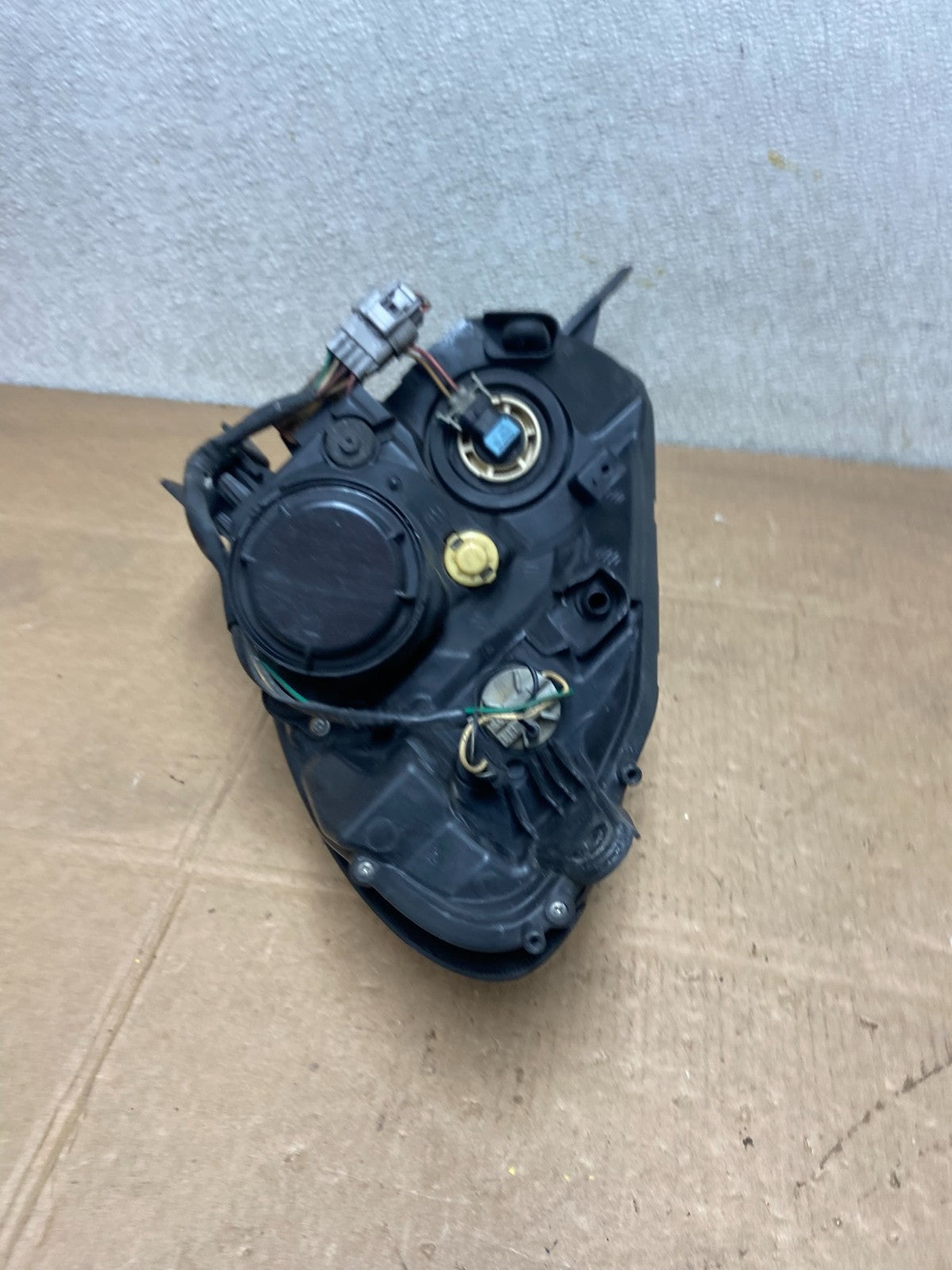 2006 - 2007  Subaru Tribeca B9 Right Passenger RH Halogen Headlight OEM Y5683 DW7