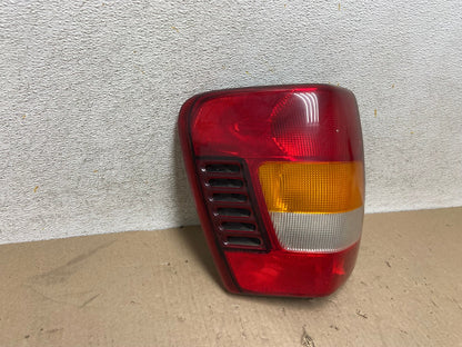1999 - 2004 Jeep Grand Cherokee WJ Left Driver Lh Tail Light AH6943 LK1
