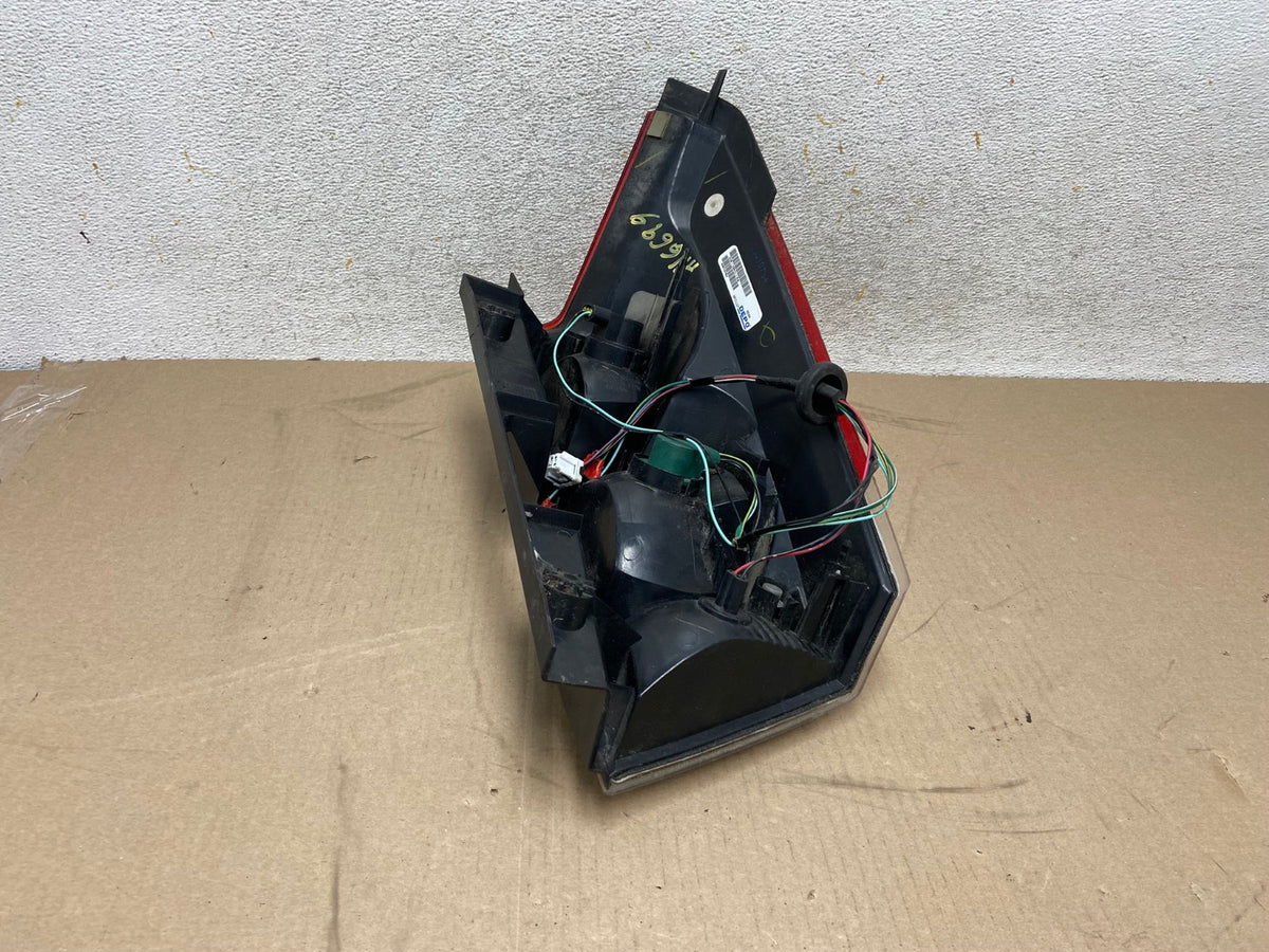 2004 to 2009 Nissan Quest Left Driver Lh Side Tail Light AH6699 LK6