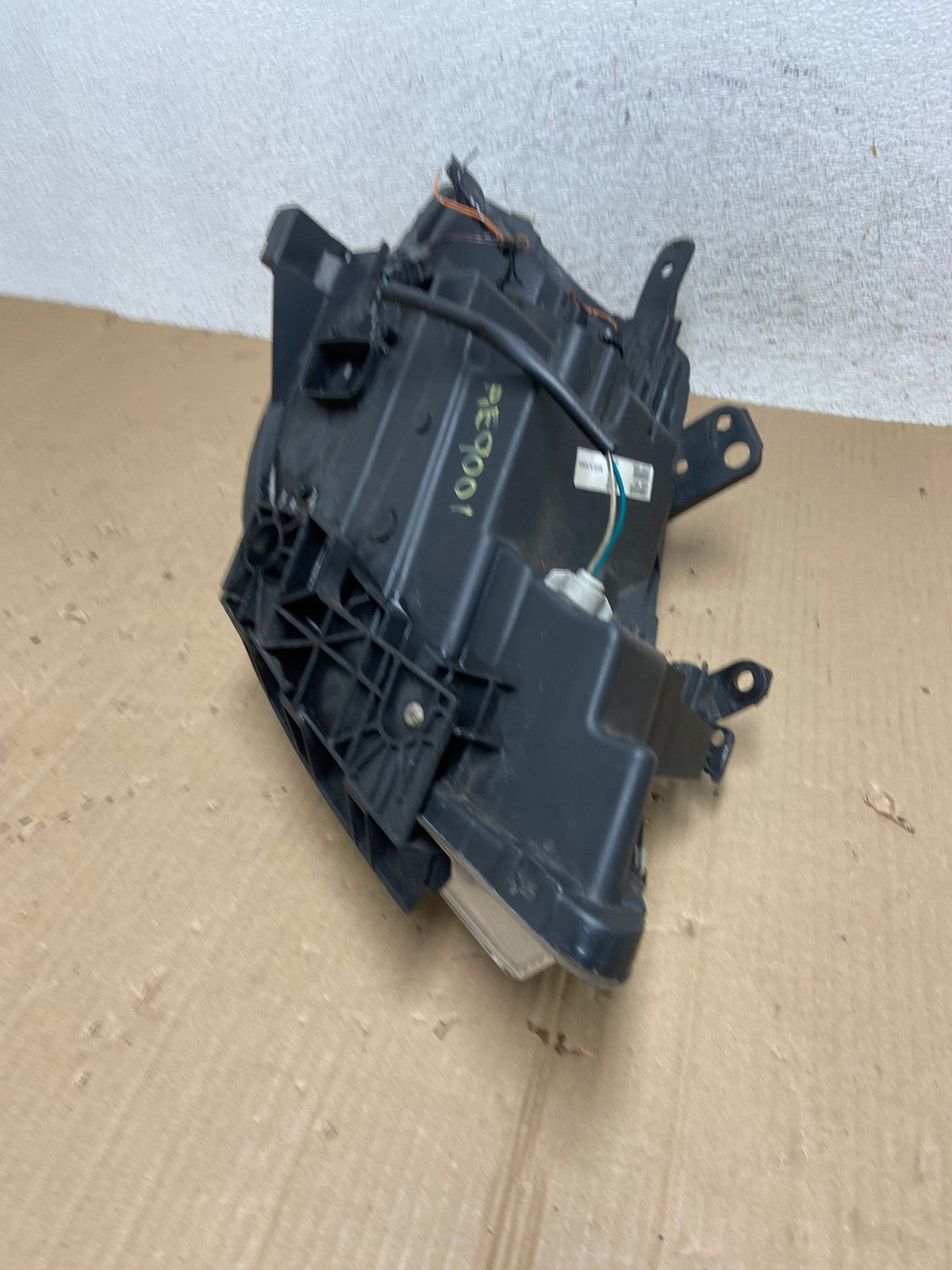 2008 to 2012 Nissan Versa Headlight Halogen Left Driver Lh Side DEPO AE90015