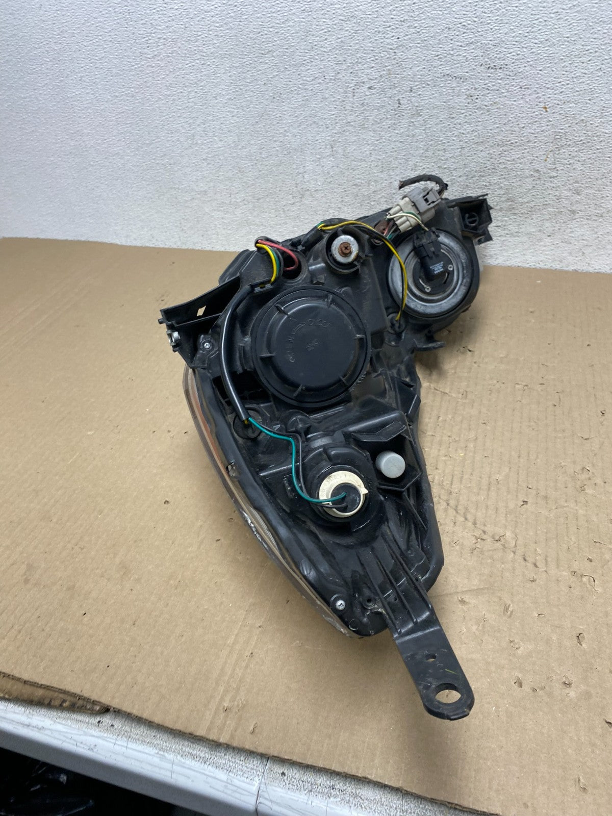 2010-2012 Subaru Legacy Outback Right Passenger Headlight TYC AE9637 DW7