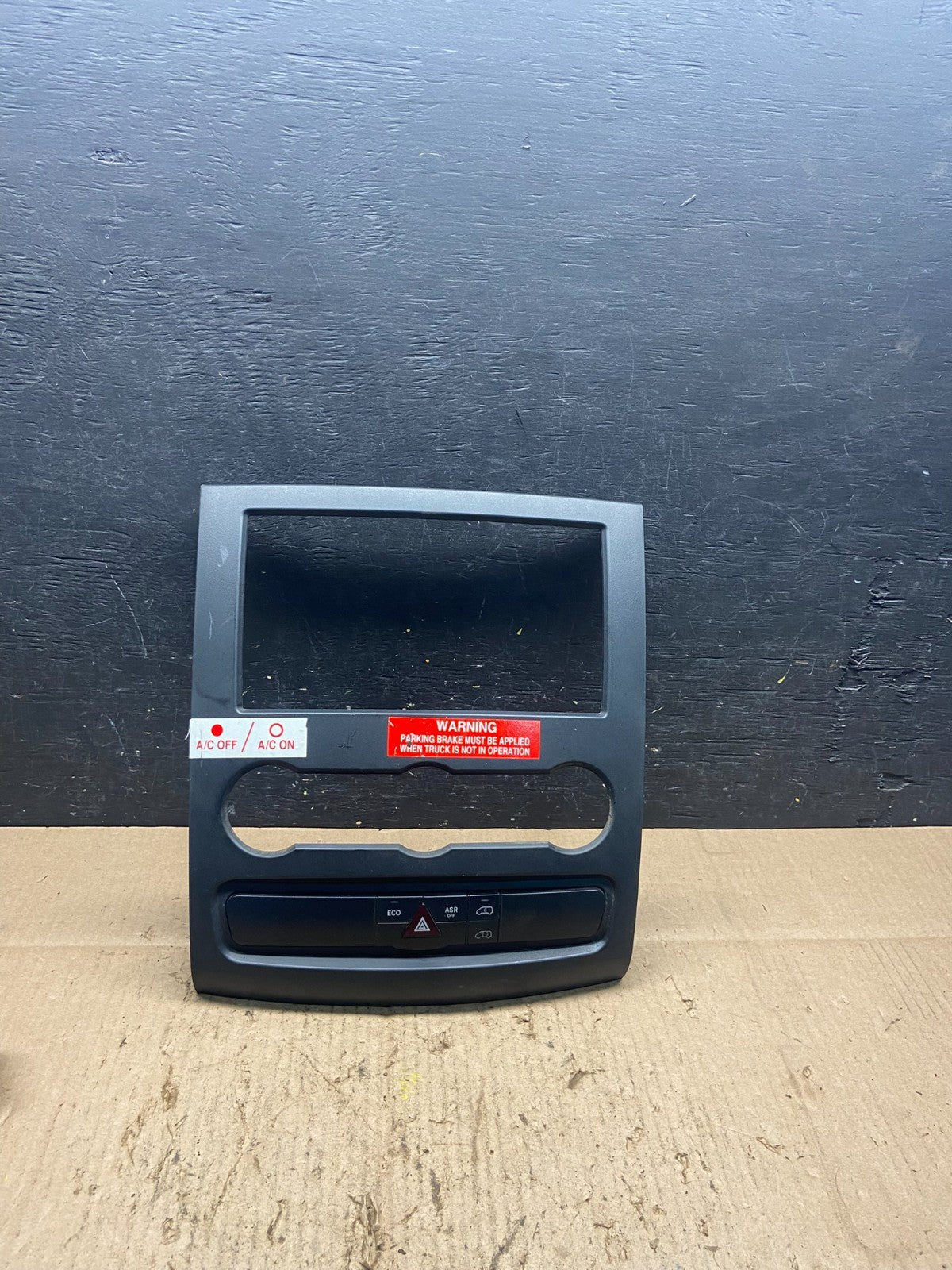 2007-2018 Mercedes Dodge Sprinter Center Console Radio Instrument Panel Q1051 DG0