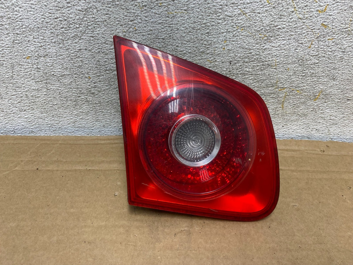 2005 2006 2007 Volkswagen Jetta Left Driver LH Side Tail Light Inner ah8292 DG0