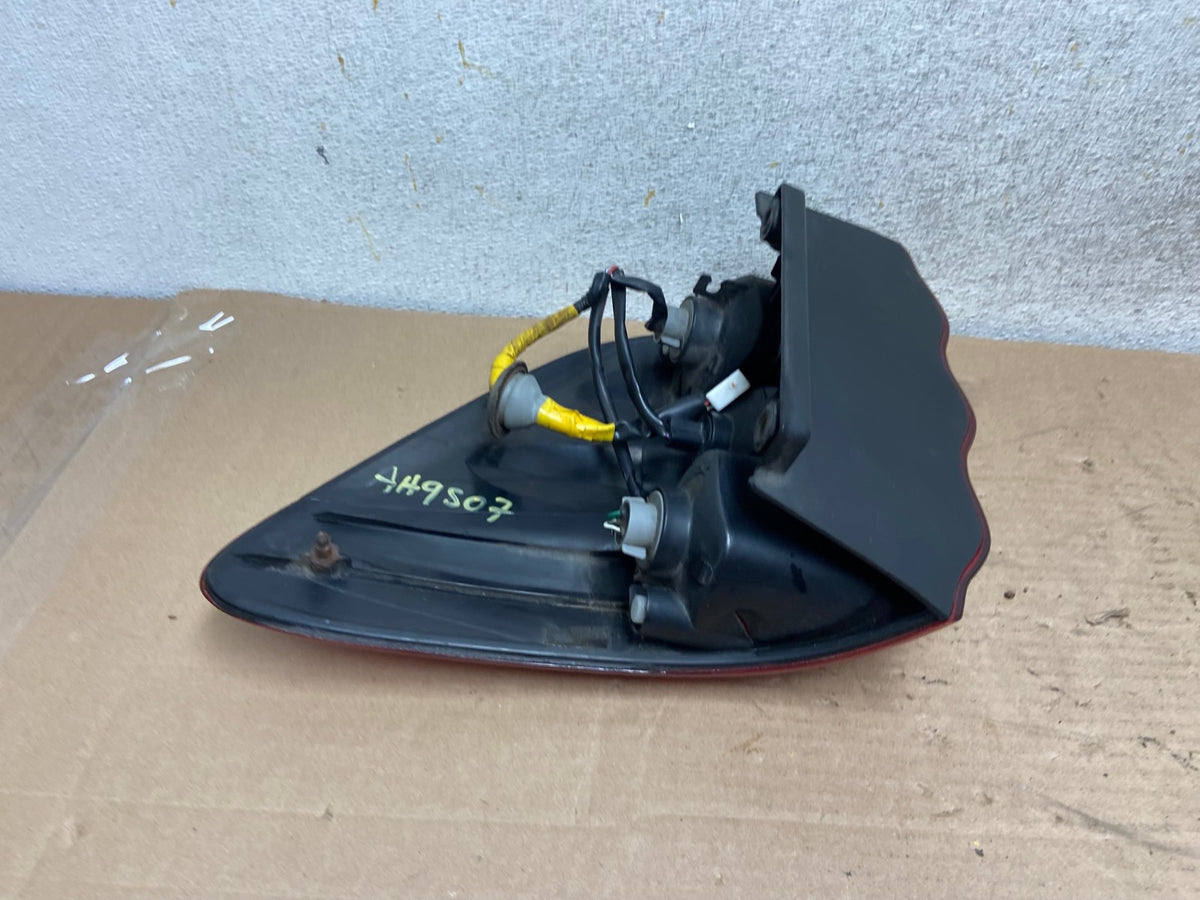 2001 to 2004 Toyota Sequoia Left Driver Lh Side Tail Light AH9507 LK4