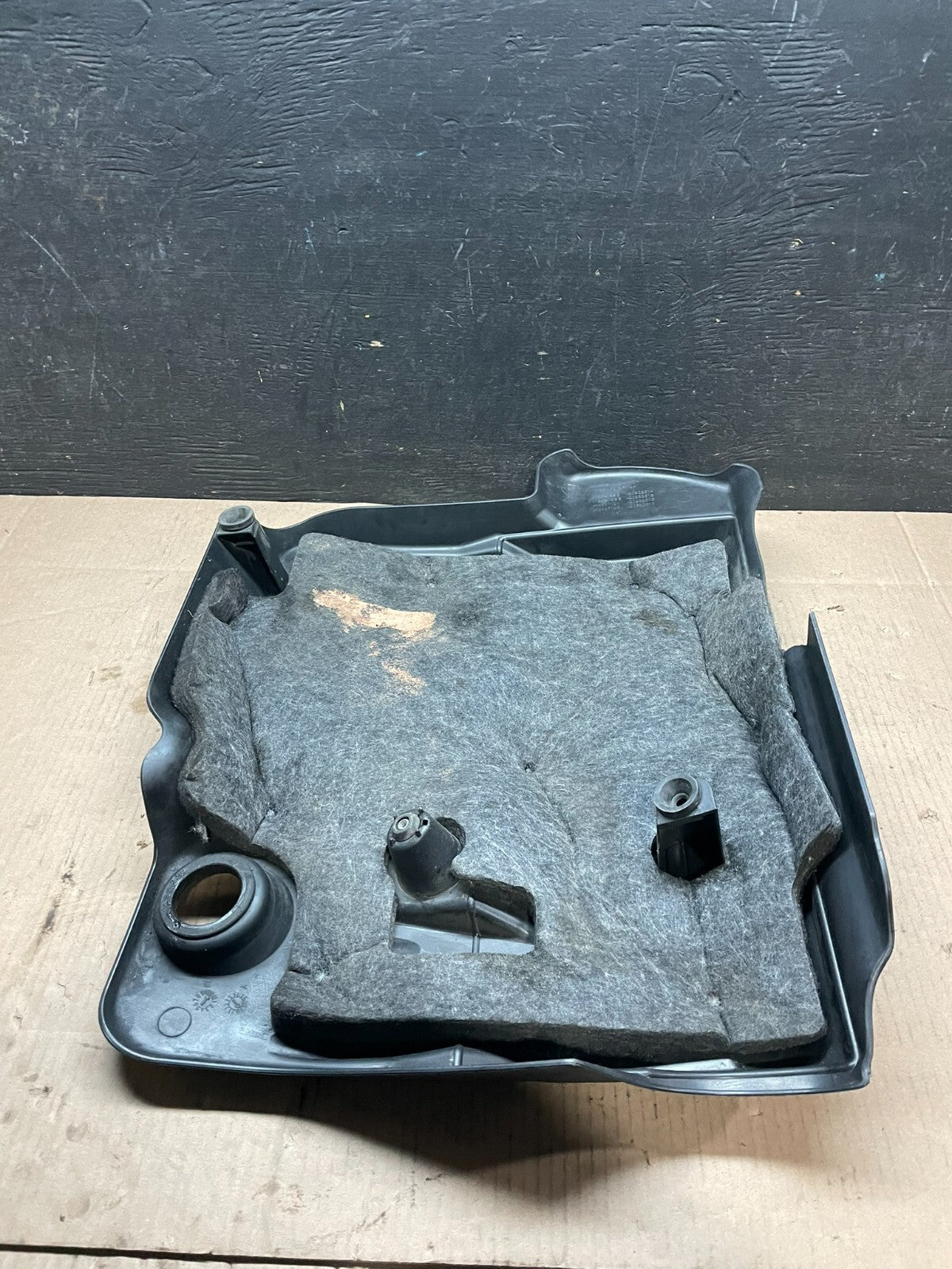 2010 to 2012 Cadillac SRX 3.6L Plastic Engine Cover Shield J6933 DG7