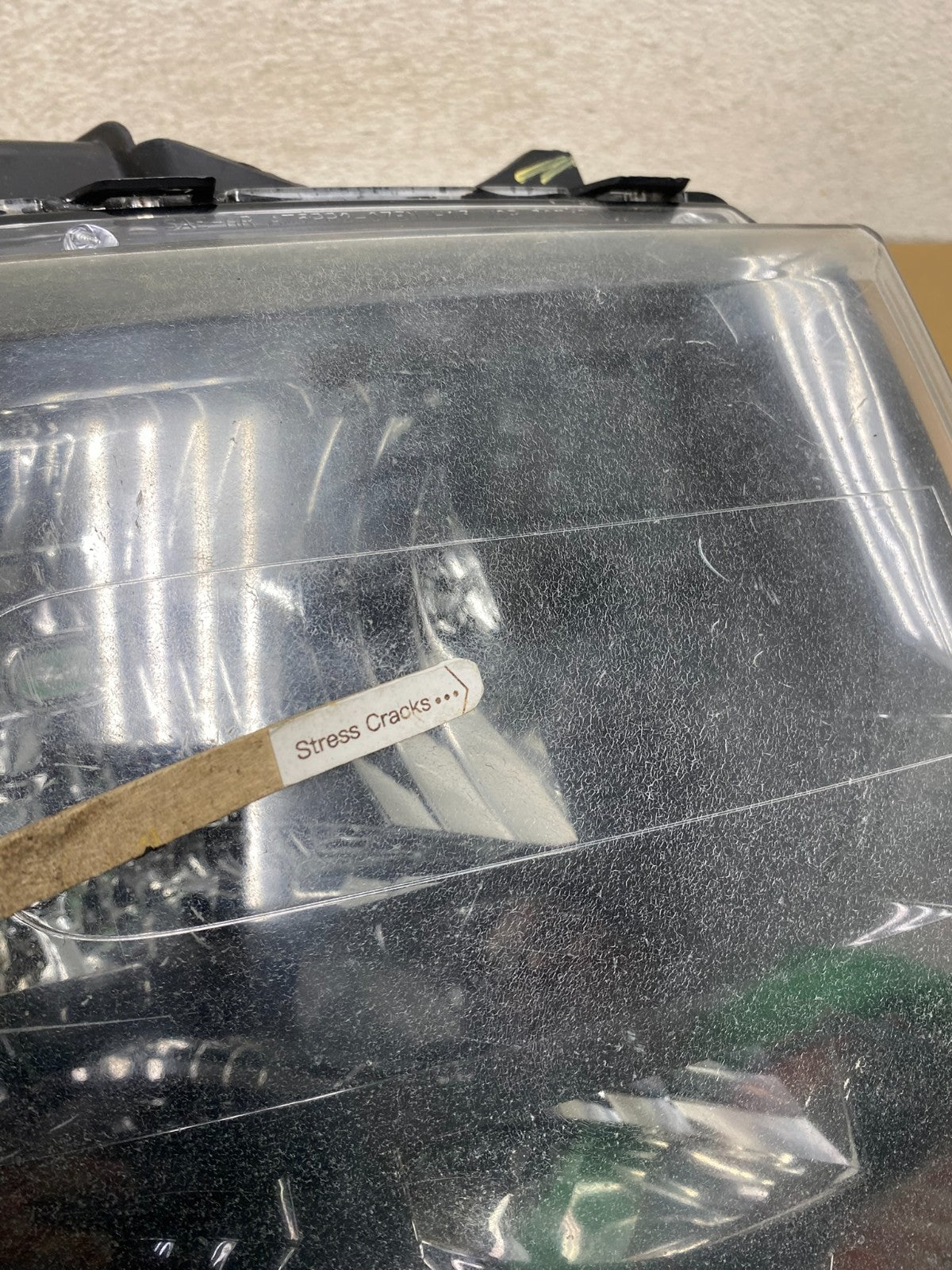 2007 to 2014 Ford Expedition Right Passenger RH side Headlight Halogen AG8117 DW4
