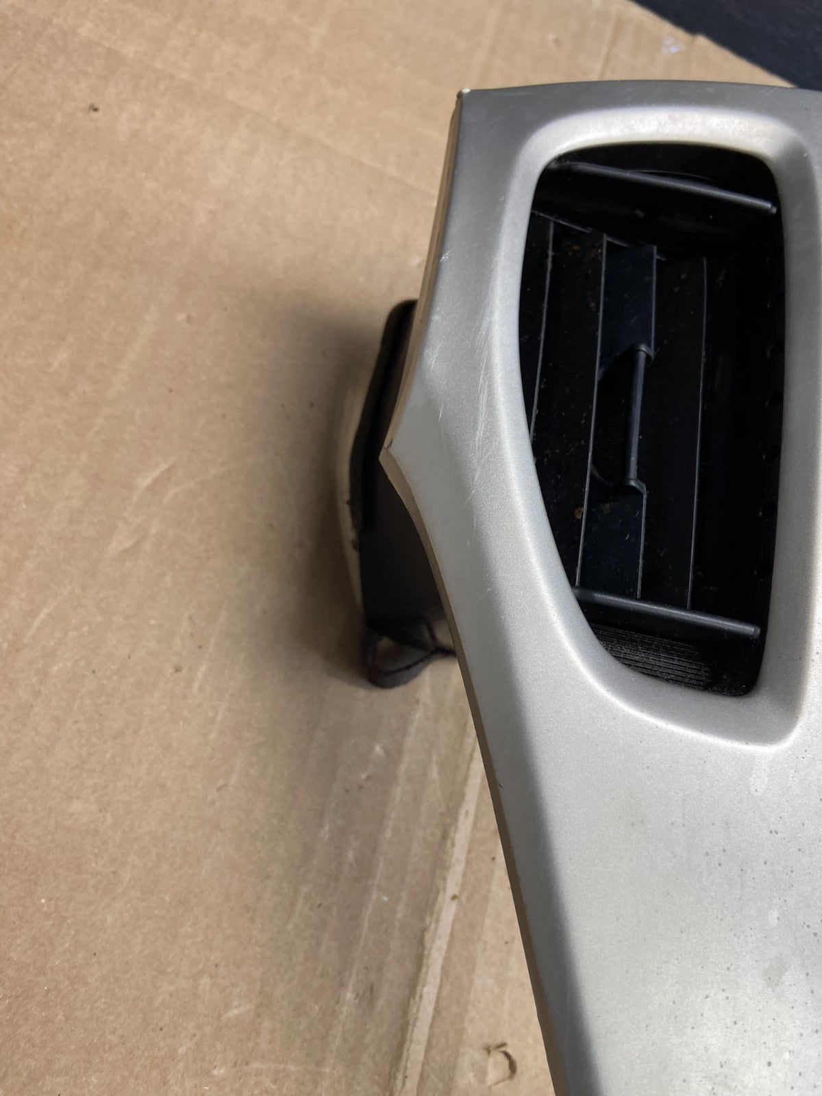 2001-2007 Toyota Highlander Radio Climate Dash Trim Bezel Air Vent AD7236 DG2
