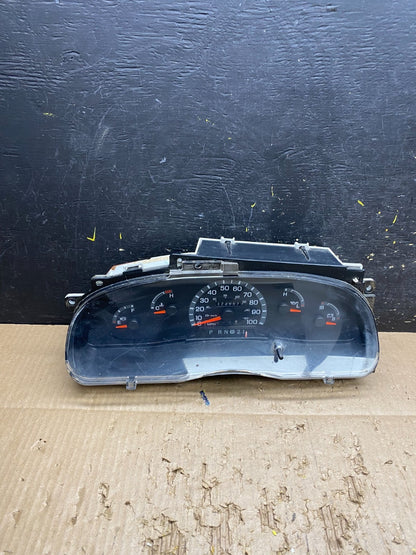 2001 - 2002 Ford Econoline E250 E350 Van Speedometer Instrument Cluster v7491 DG0