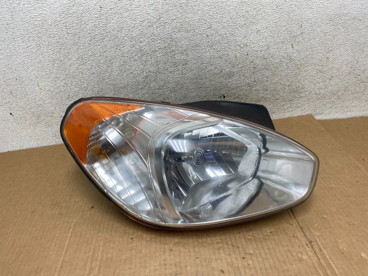 2006 to 2011 Hyundai Accent Sedan Right Passenger Halogen Headlight AI4470 DW0