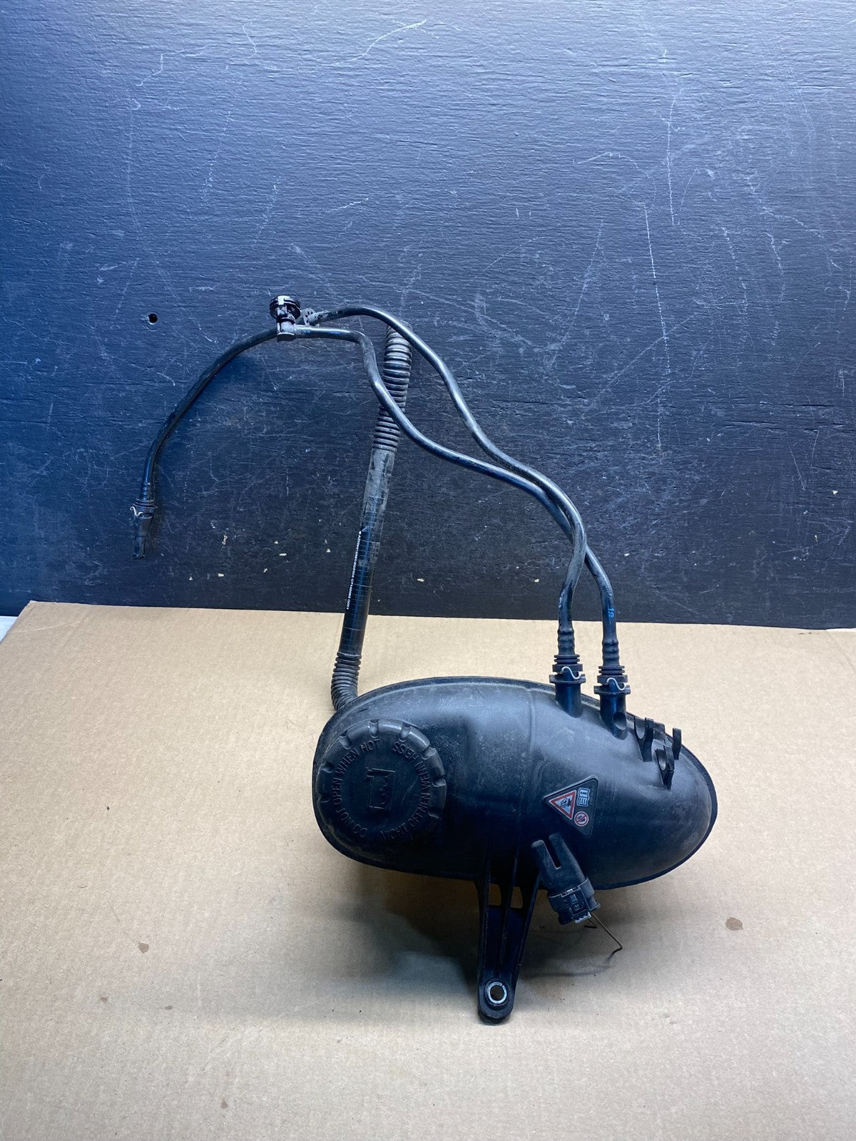 2014-2017 Mercedes-Benz S550 Radiator Coolant Cooling Reservoir Tank AH1779 DG4
