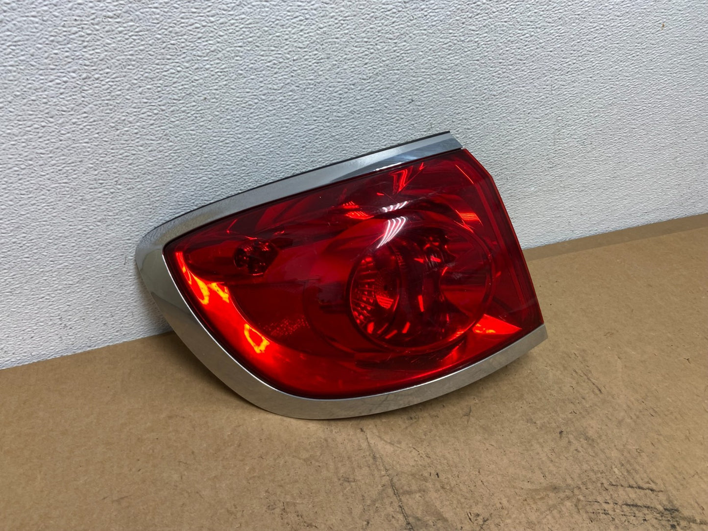 2008 to 2012 Buick Enclave Left Driver Side Lh Tail Light OEM AC3165 DW2