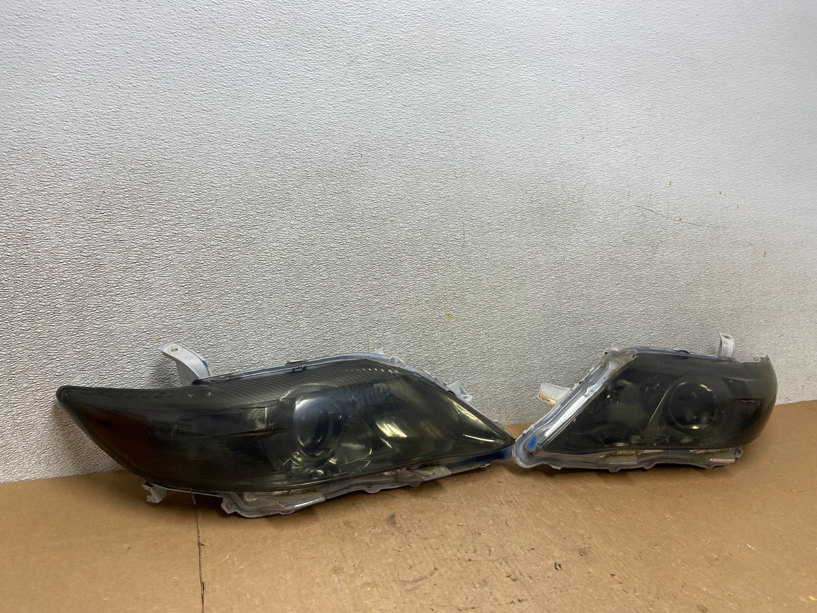 2010 - 2011 Toyota Camry Left Driver LH Halogen Headlight Z7751 PS2