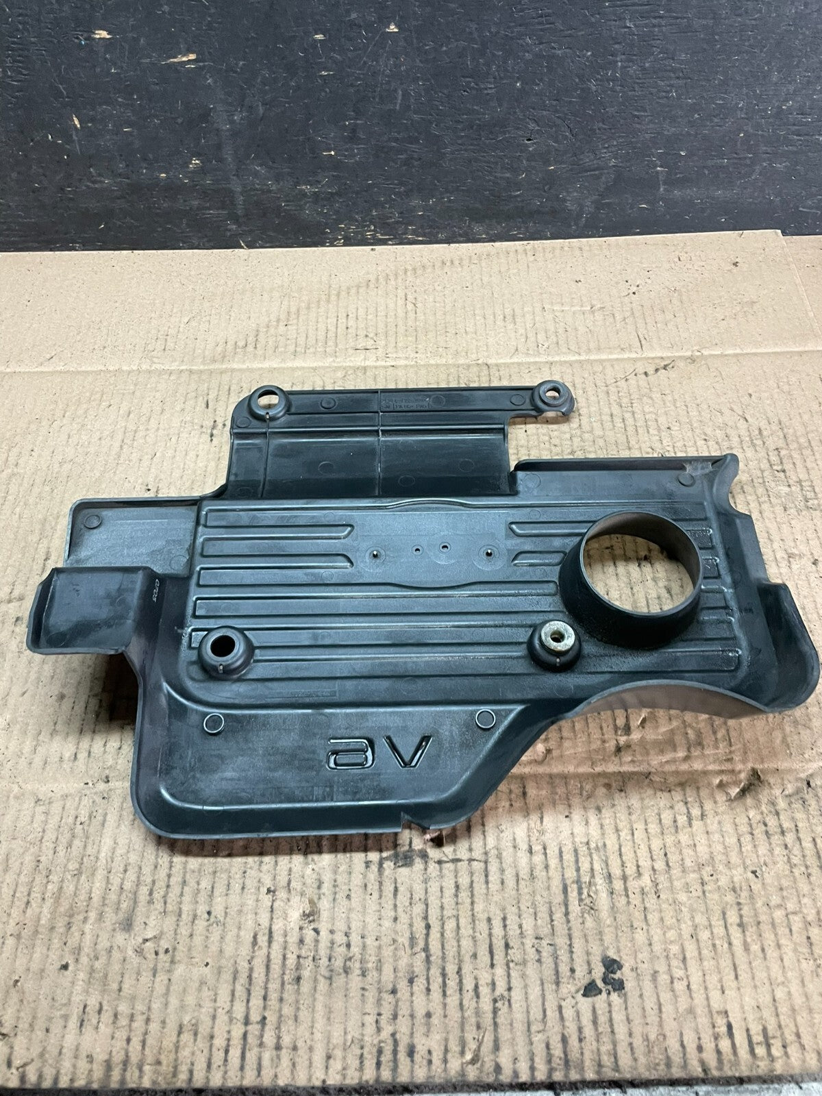 1999 2000 2001 Infiniti i30 3000 v6 Engine Cover Motor Shield J4187 PS4